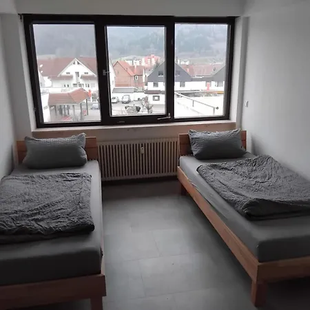 Doppelzmmer Mit Gemeinschaftsbad Eigenes Bad Pluederhausen *